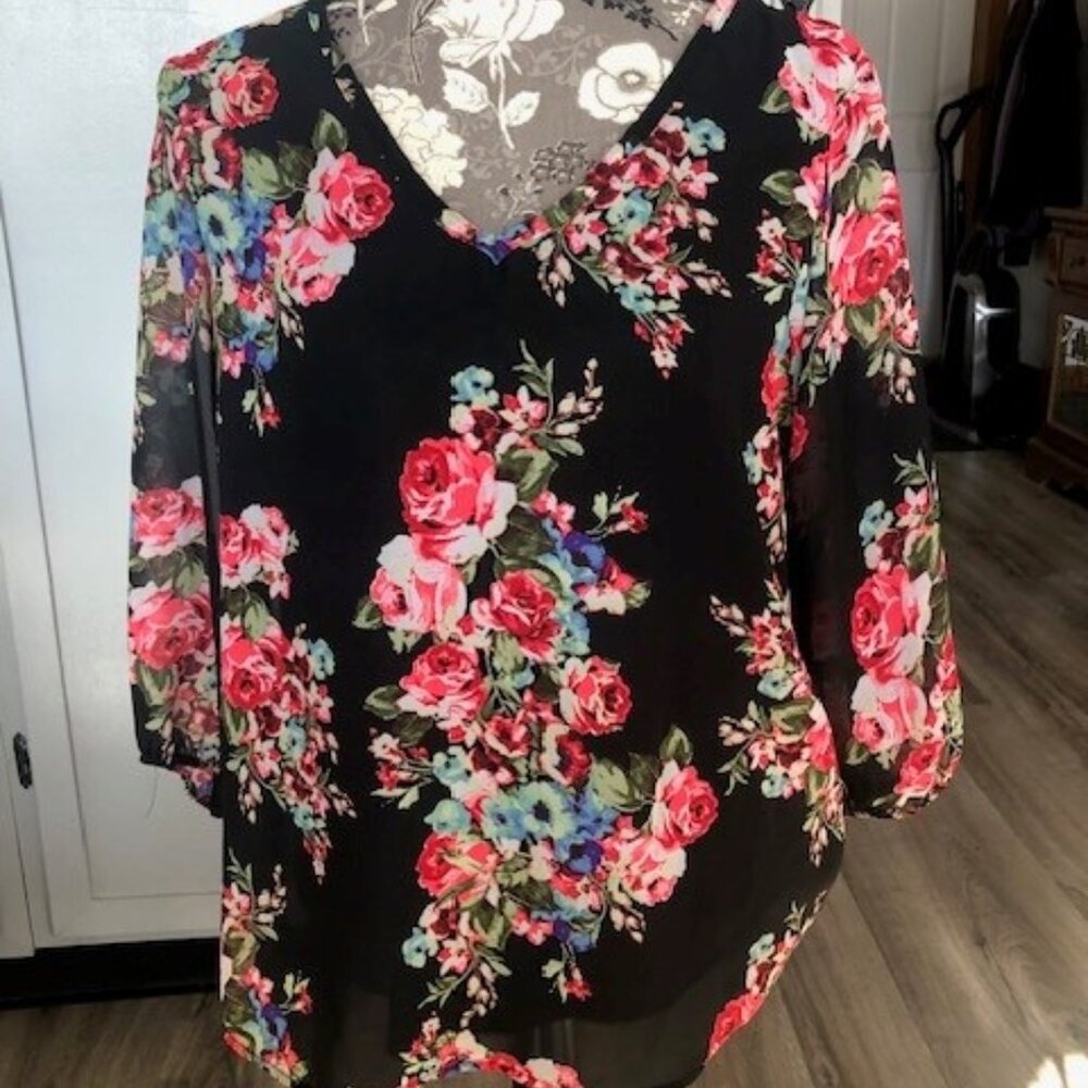 Emi & Joe Rose Black & Rose Blouse